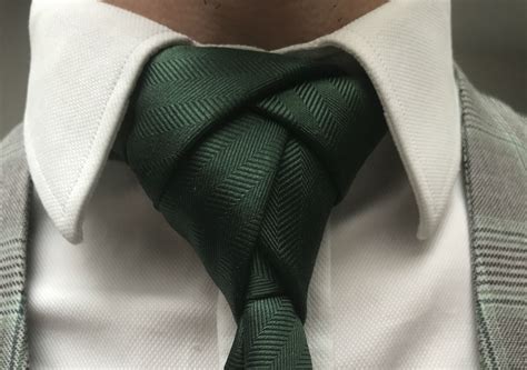 Eldredge Tie Knot 8