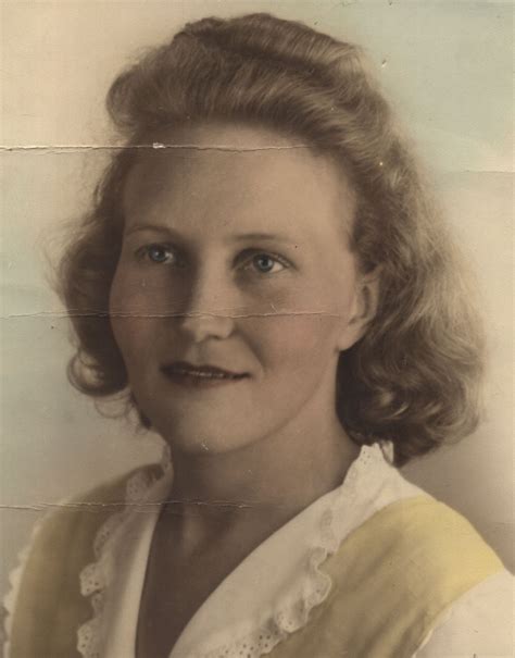 Katy Robertson's Instagram, Twitter & Facebook on IDCrawl