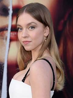Sydney Sweeney Pool Photos