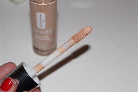 Clinique Beyond Perfecting Foundation & Concealer Review & Swatch ...