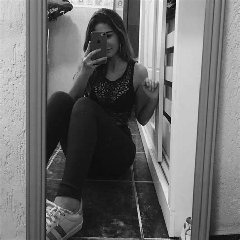 Pin by Raíssa Lopez on Raíssa Lopez | Mirror selfie, Snapchat, Selfie