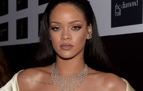 Rihanna de retour au studio - Start It
