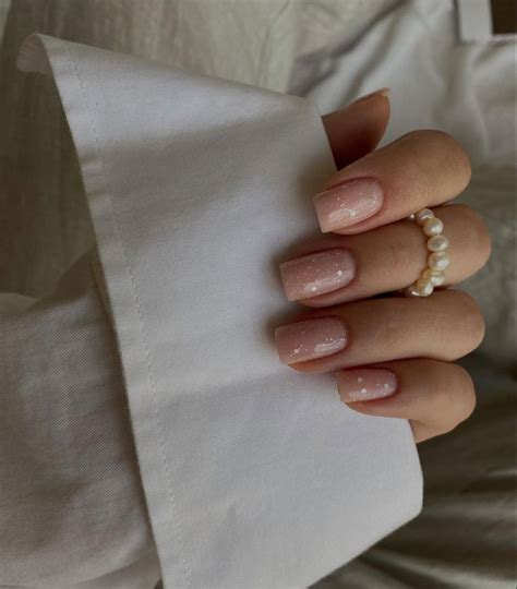 Pin on ᴍᴀᴋᴇ ᴜᴘ ᴛᴏᴏʟꜱ | Hard gel nails, Casual nails, Manicure