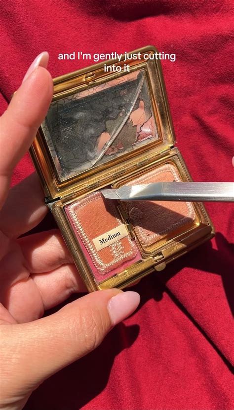 vintage compacts ideas   compact vintage vintage makeup