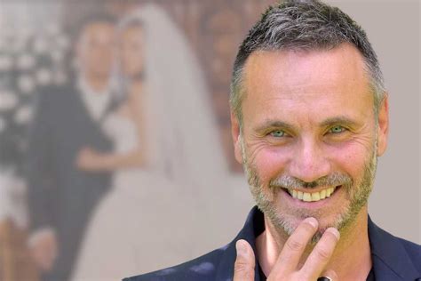 La vita privata di Nek: dall'età alla moglie alla malattia dopo l ...