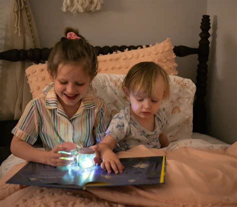 DIY Firefly In A Jar – Glo Pals