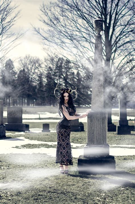CREATIVE, FANTASY & THEMED | Molly Rennick