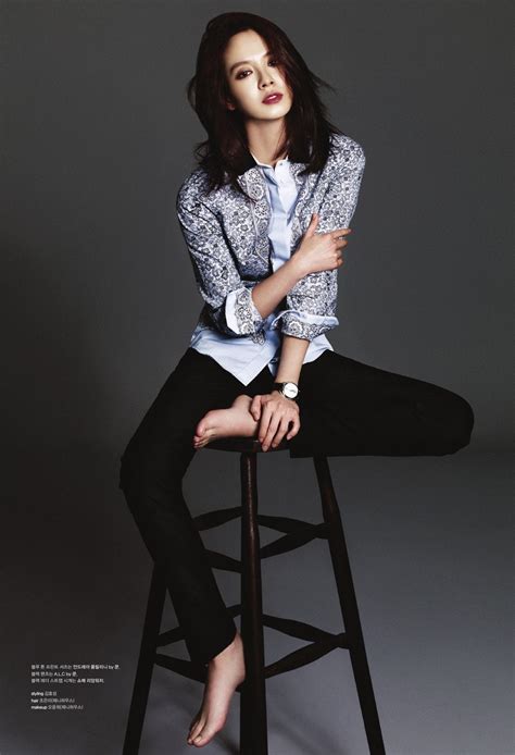 Song Ji-Hyo : CelebrityFeet