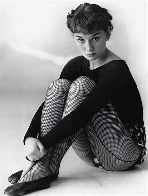 Audrey Hepburn : r/celebritylegs