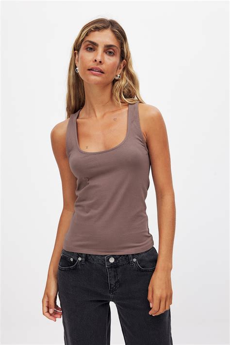 Scoop Neck Tank Top White | NA-KD