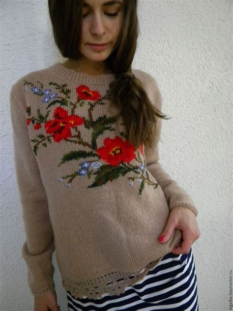 Джемпер с вышивкой 'Городские цветы'. | Knitted clothing, Knitting ...