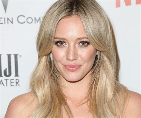 Hilary Duff Recreates Scenes From MTV Show ‘Laguna Beach’