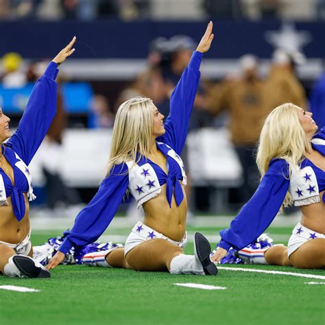 Former NFL Cheerleader Turns Heads In Swimsuit Photoshoot - The Spun