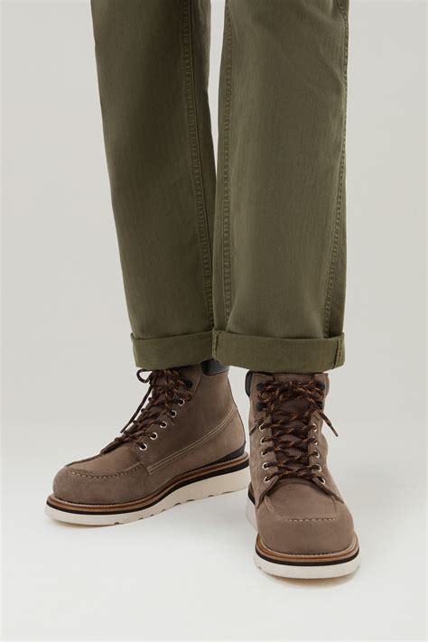 Men's Moc Toe Boots in Suede Brown | Woolrich USA