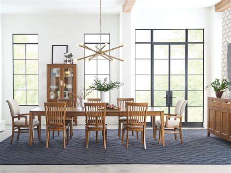 EDGE RECTANGULAR DINING TABLE