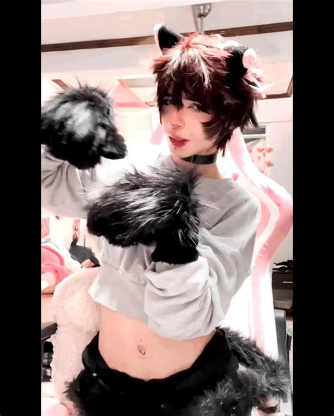 ‎⋆ ₊ᡣ𐭩 ྀི ‧˚꒰ 𝓜𝓪𝓽𝓽𝓱𝓮𝔀 ꒱ ‧₊ᡣ𐭩˚ ༘‎ | Just bingus cat lawn outside