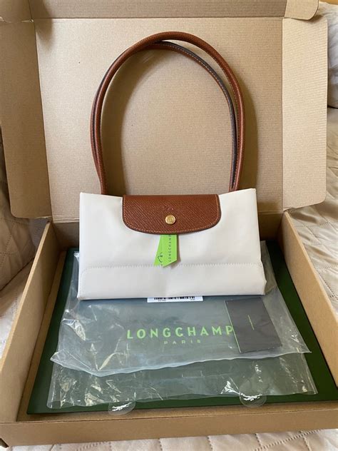 Longchamp Medium Long Handle in Paper on Carousell
