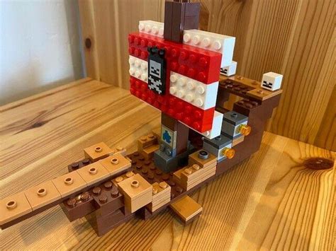 LEGO Minecraft The Pirate Ship Adventure #21152 100% complete with 3 ...