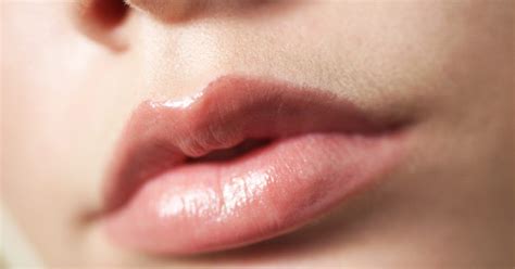 Dormencia Nos Labios O Que Pode Ser - Causas de dormência nos lábios | Beauty hacks, Homemade lip plumper ...