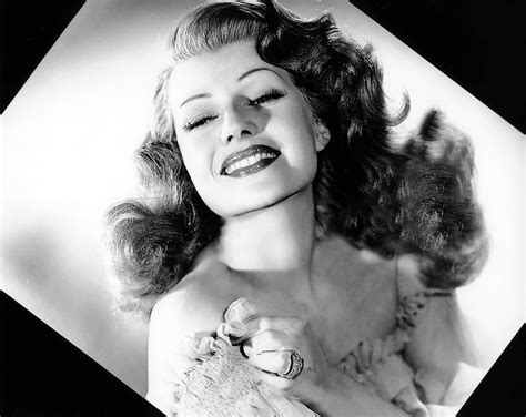 Rita Hayworth | Rita hayworth, Old hollywood actresses, Rita hayworth gilda