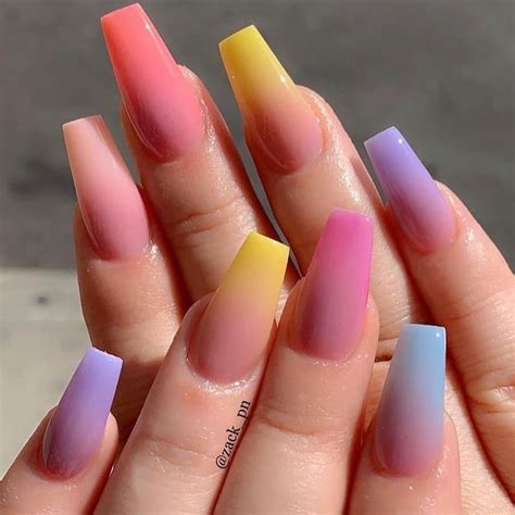 Unas Acrilicas De Colores