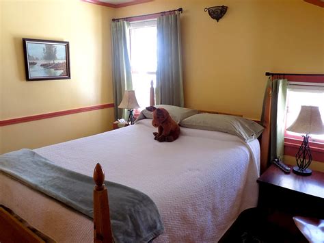 New Hampshire Room - The Wilderness Inn Bed & Breakfast