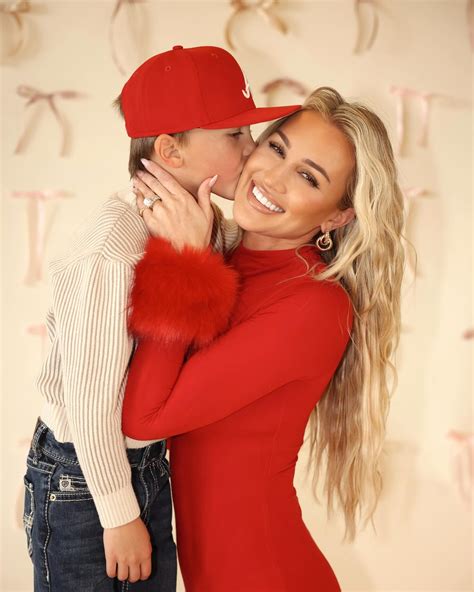 BRITTANY ALDEAN | A little Valentine’s hair inspo for ya🎀 | Instagram