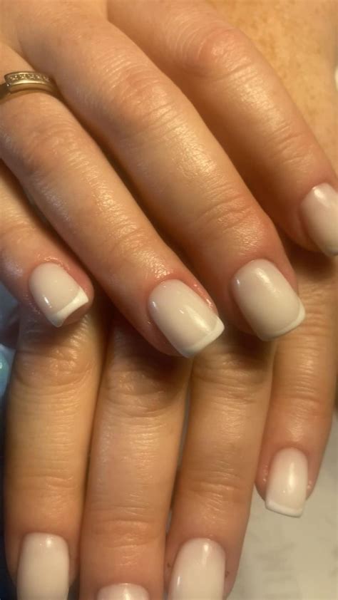 Французский маникюр/ Светоотражающий гель лак/ Линии | Red nails ...