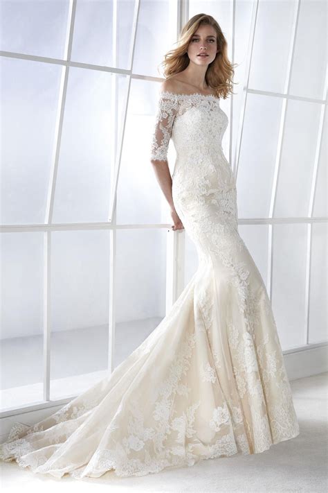 Famosa Wedding Dress from White One - hitched.co.uk
