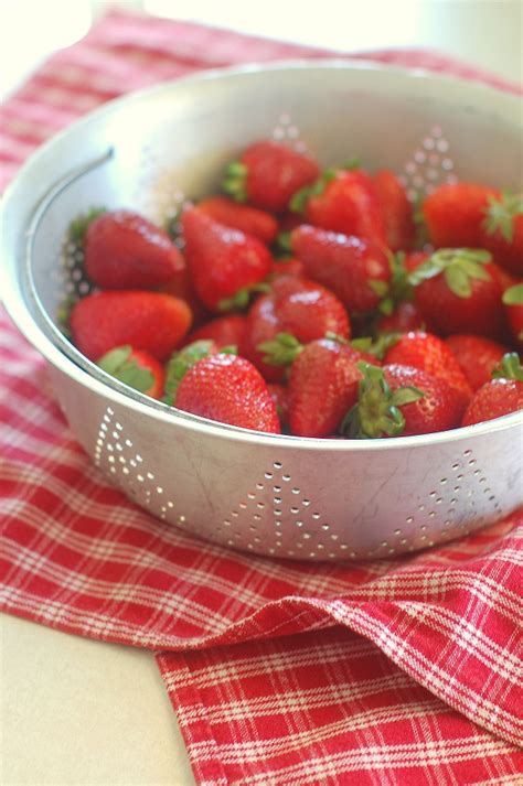Anne Strawberry: Wednesday Want- Strawberry Slicer