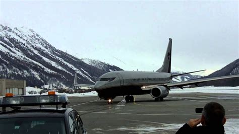 Boeing 737 zu Besuch am Airport Samedan - St. Moritz - YouTube