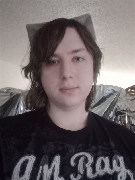 sad cat 3: 🐈 : r/femboy