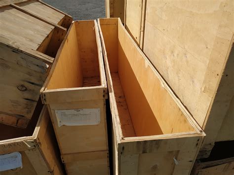 A packing boxes shortage has led to a surprising black market 35