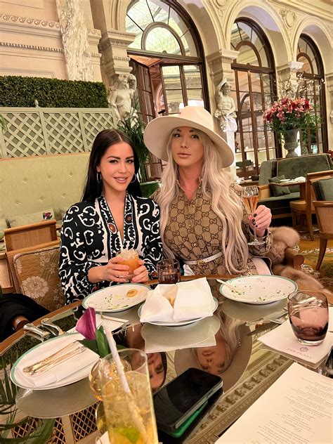 TW Pornstars - Aubrey Kate. Twitter. Caviar date with @ItsAlinaLopez 💕