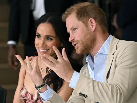 Buckingham Palace bevestigt: koning Charles en prins Harry weer samen