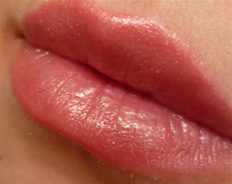 Губная помада Nouba,увеличивающая объем губ plumping gloss stick № 410 ...