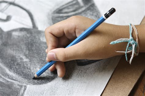 Basic Sketching Pencils: A Guide for Beginners and Enthusiasts