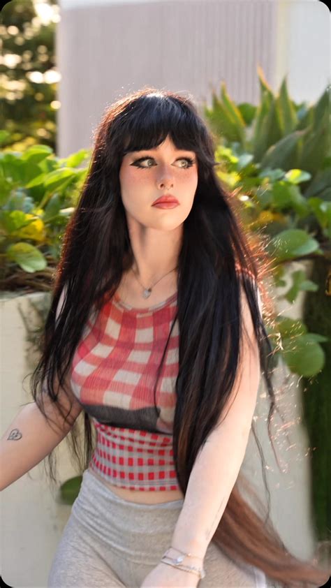 Lara Rose Birch (@lararosewalks) • Instagram photos and videos