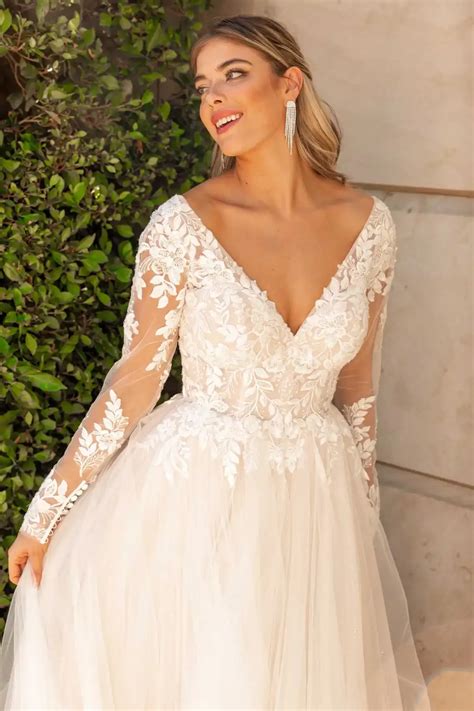 Glamorous Long Sleeve Ballgown Wedding Dress in Lace and Tulle - 7725
