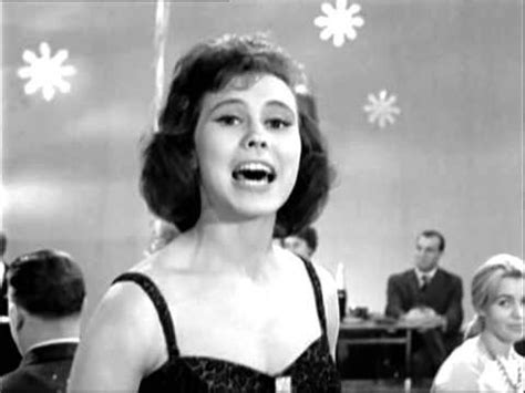 Лариса Мондрус - Может нет, а может да. - YouTube