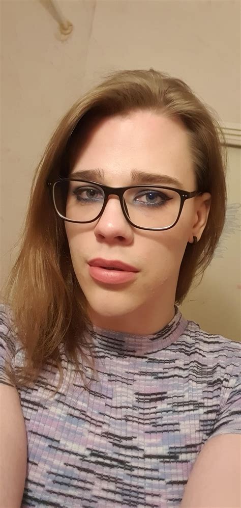 Hi I need help picking which outfit looks best🤔🤔 : r/trans