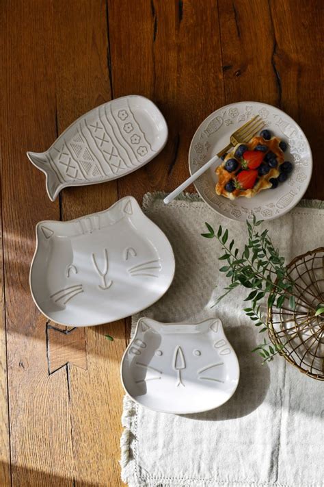 Тарелка круглая с рыбками Cat & Fish – в стильном интернет-магазине ...