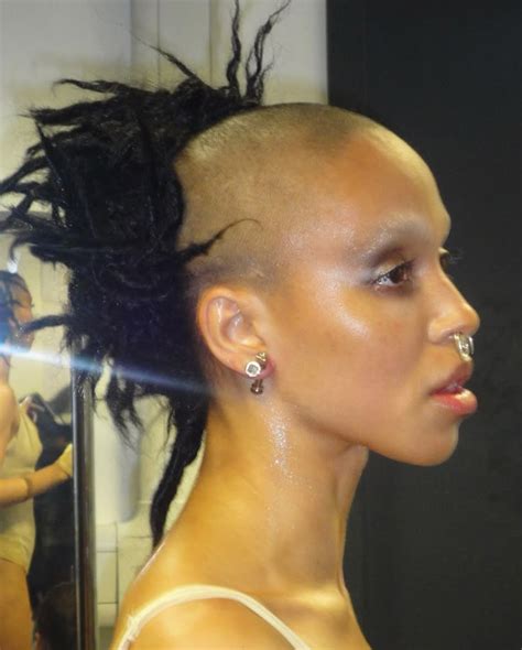 pin de galina garcia em fka twigs artistas estilo moda