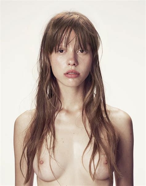 Mia Goth nude (ass, pussy, boobs) Porno foto's, XXX pics, Sex Beelden