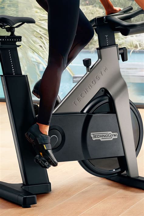 Technogym Bike, exercício em casa com streaming on-demand e ao vivo ...