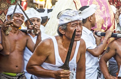 Metatah : A Balinese Teeth Filing Done with Style - NOW! Bali