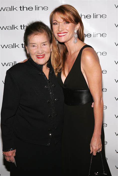 Jane Seymour Reveals Her Mom's Life Lessons Have Inspired Her Career