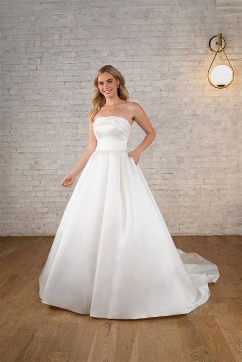 Contemporary Strapless Ballgown Bridal Dress with Removable Bow