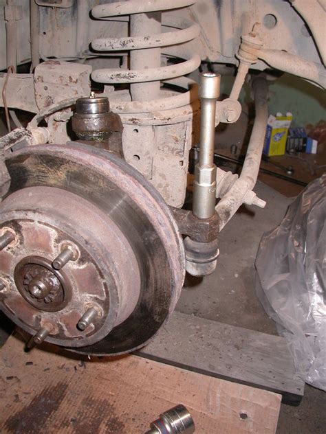 Замена шаровых опор и крестовин полуосей, Dodge Ram 1500, мост Dana 44 ...