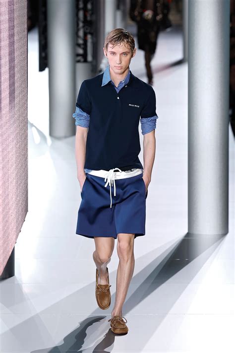 Troye Sivan Just Made His Paris Fashion Week Debut | GQ